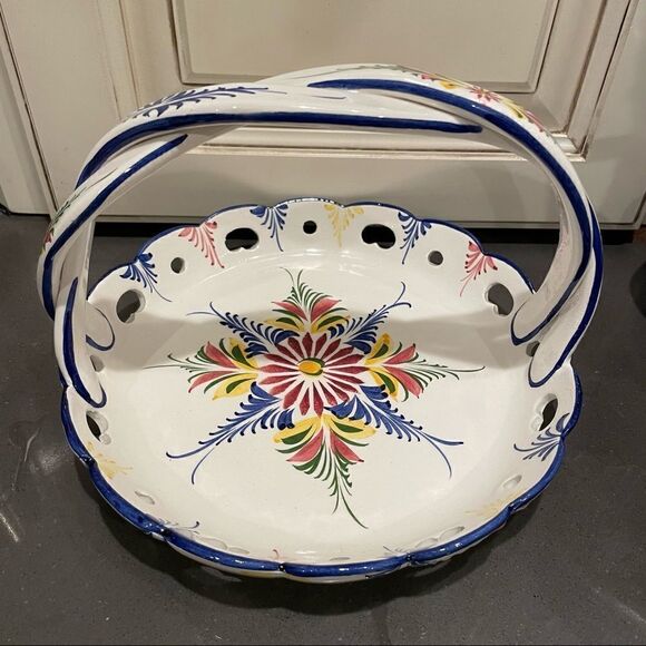 Hand painted Portuguese Majolica glaze ceramic floral braid Easter basket RCCL - Picture 6 of 6